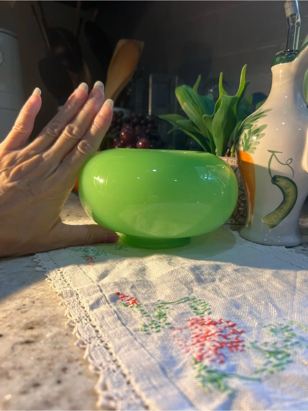 Vintage Green Glass Accent Vase. Price reflects it is like new - Picture 2 of 9